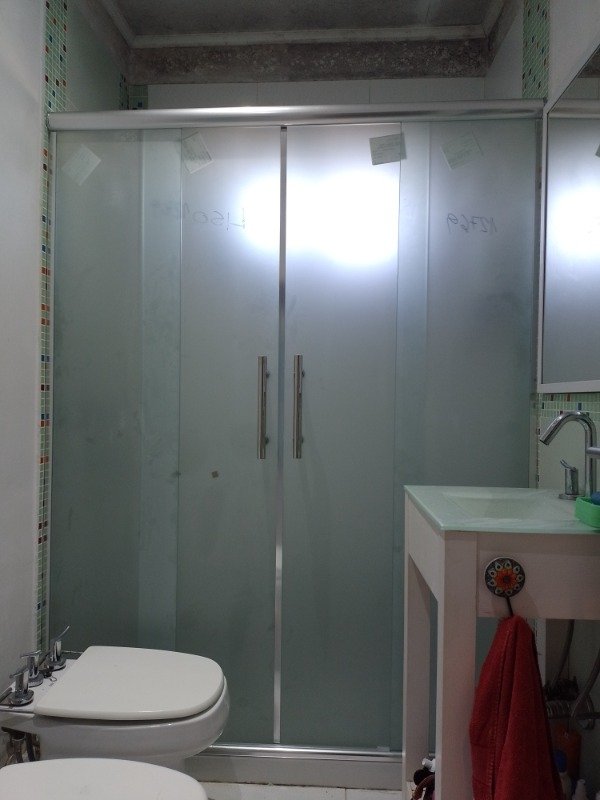 Producto - Mampara frontal corrediza 4 paños 1500 X 2000 vidrios de 8mm esmerilados - 4
