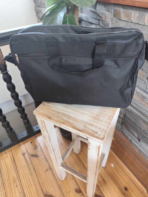 Producto - Bolso mediano universitario bolsillo.