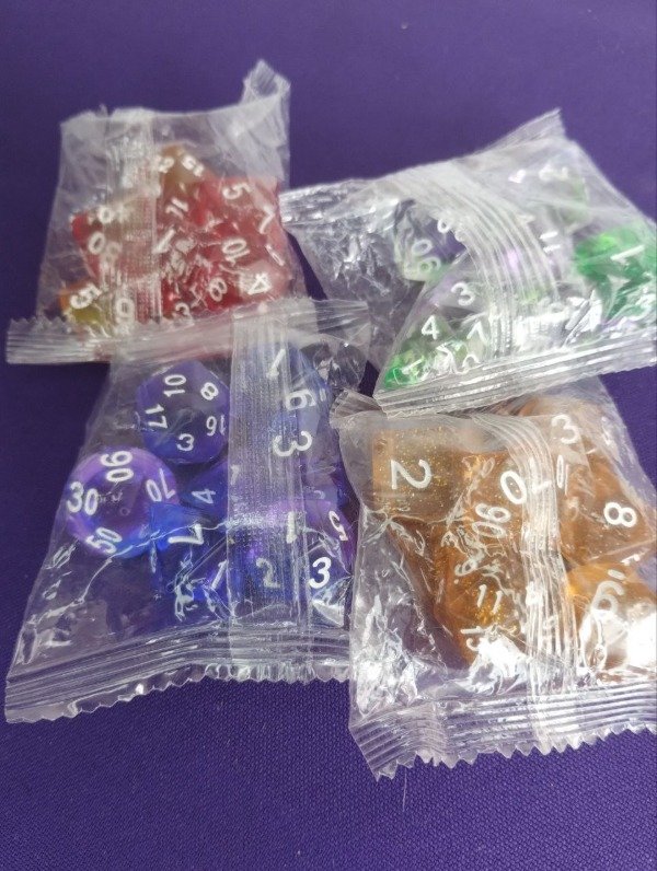 Producto - Sets de Dados Transparentes Plus (varios colores)