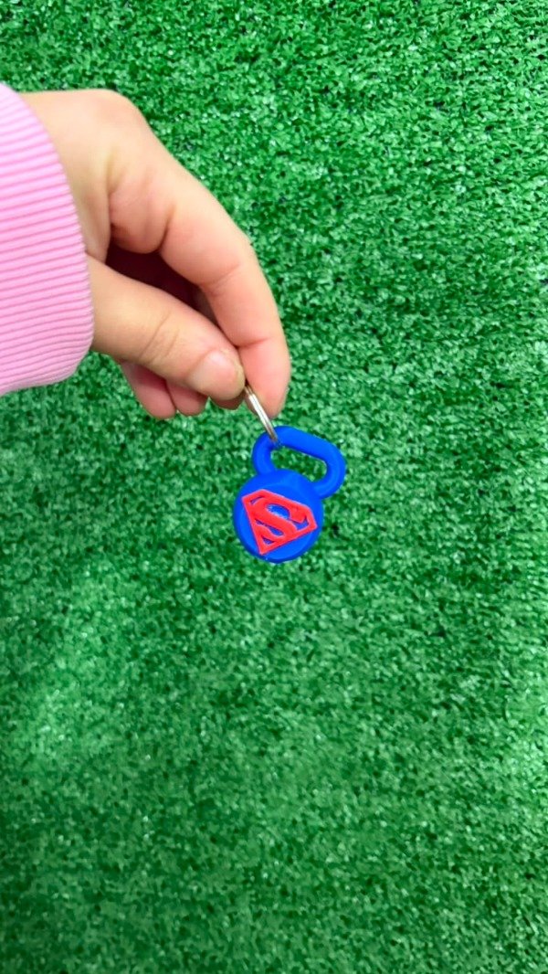 Producto - Llavero kettlebell KETTS - SUPERMAN