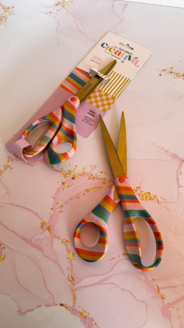 Producto - Tijera creativa