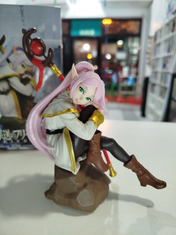 Producto - FRIEREN 15CM (EN CAJA)