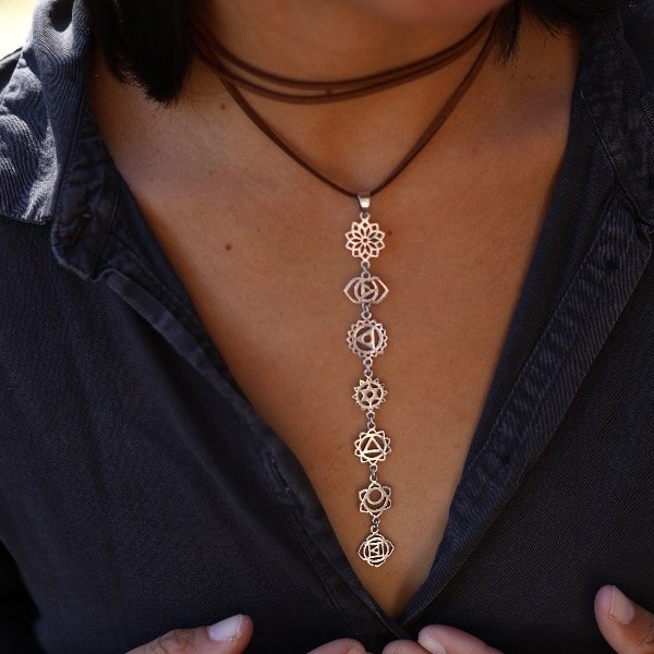 Producto - Collar Chakras Plata y Gamuza