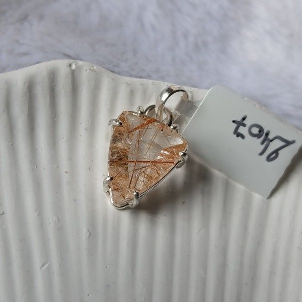 Producto - Dije cuarzo con rutilo triangular