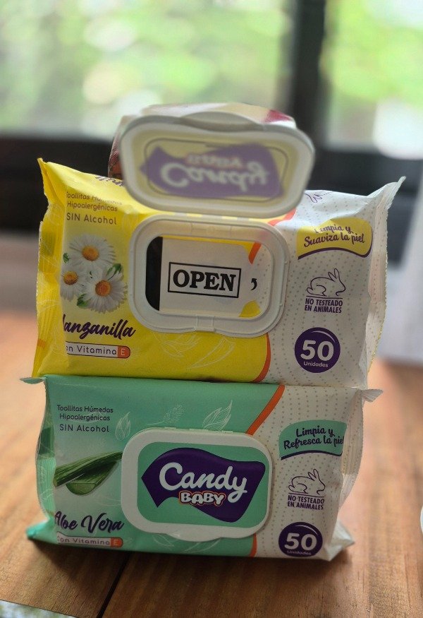 Producto - CANDY BABY TOALLITAS HUMEDAS  CON TAPA - 2