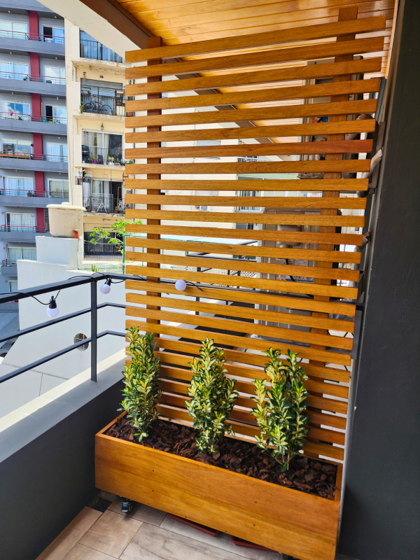 Producto - Panel Divisor con Macetero Móvil - Madera Eucalipto Premium - DIFERENTES MEDIDAS