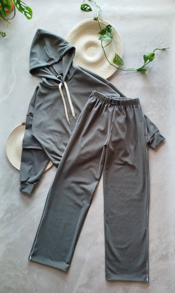 Producto - Conjunto buzo + palazo