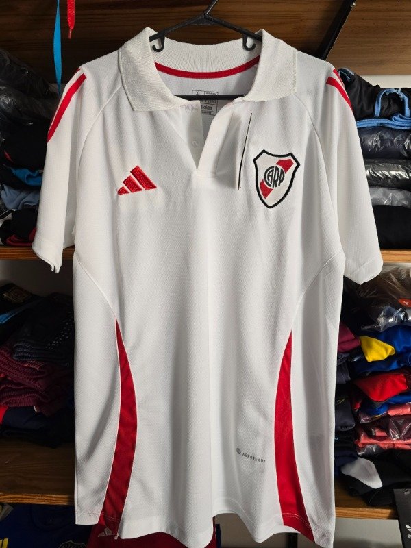 Producto - Chomba River Blanca