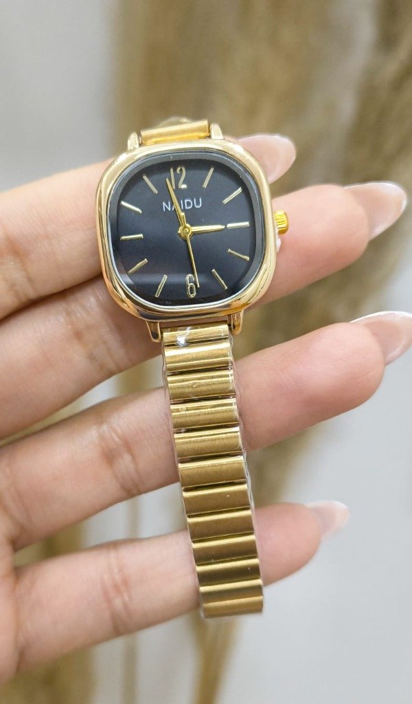 Producto - Reloj Naidu Minimalista Dorado con Dial Negro - 1
