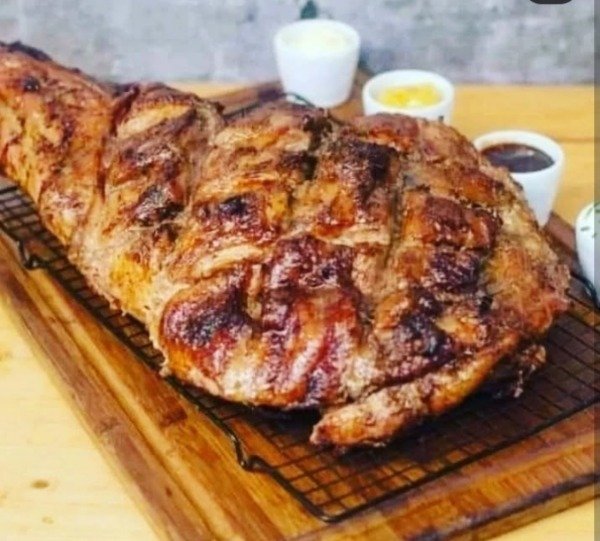 Producto - Pata de ternera 30/40 personas 150 PANES Y 5 SALSAS