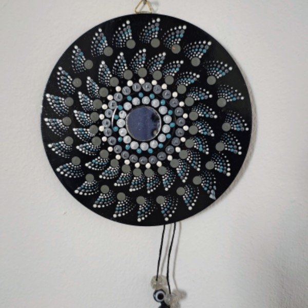 Producto - Mandala "Luna" en puntillismo sobre CD reutilizado