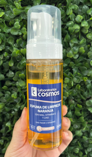 Producto - Espuma de limpieza Laboratorio Cosmos con vitamina c