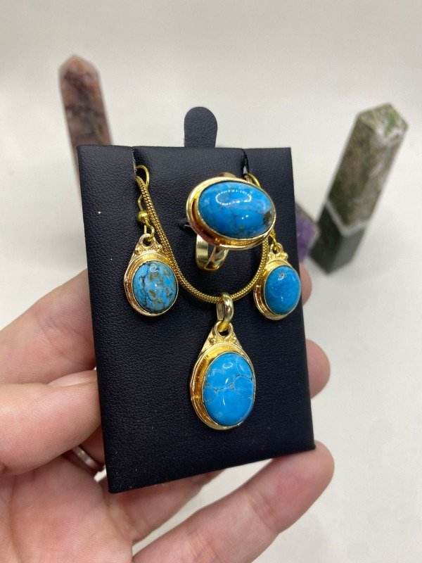 Producto - Conjunto Tres Piezas De Piedras Naturales Baño Dorado