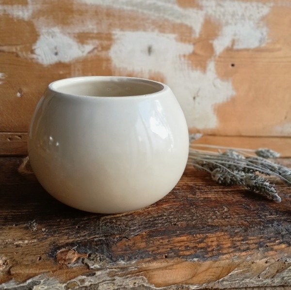 Producto - Vela con fragancia en esfera de cerámica