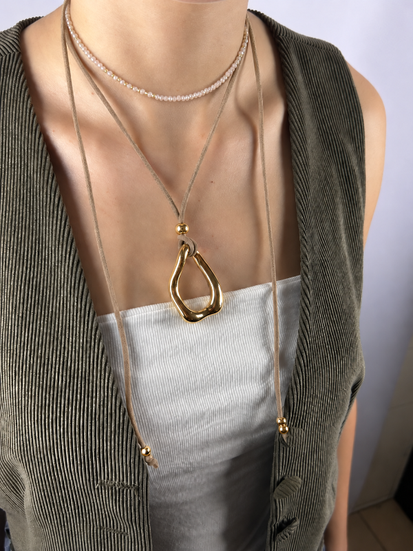 Producto - CHOCKER DE GAMUZA ARENA 3040 - 1