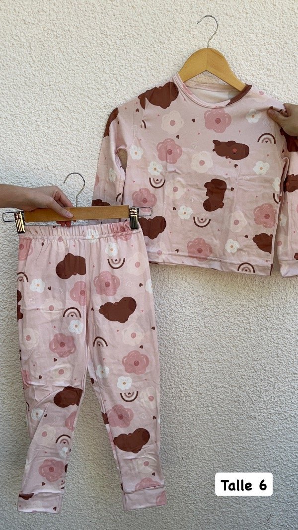 Producto - Pijama Capibara rosa