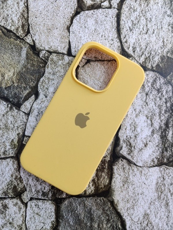 Producto - Funda silicone case logo Iphone 14 Pro amarilla