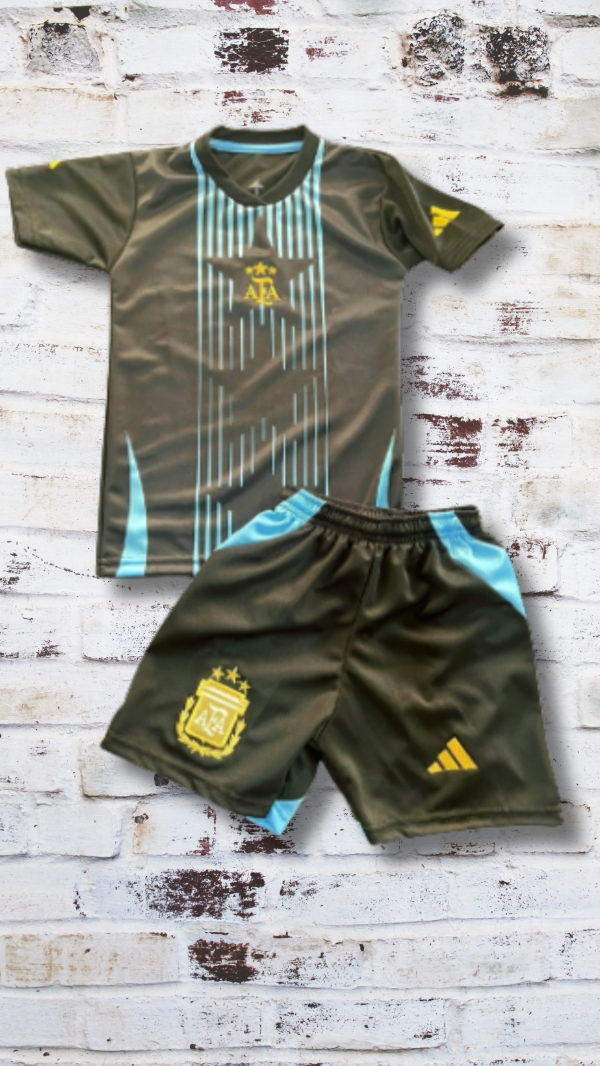 Producto - CAMISETA Y SHORT DE AFA PRE MACHT