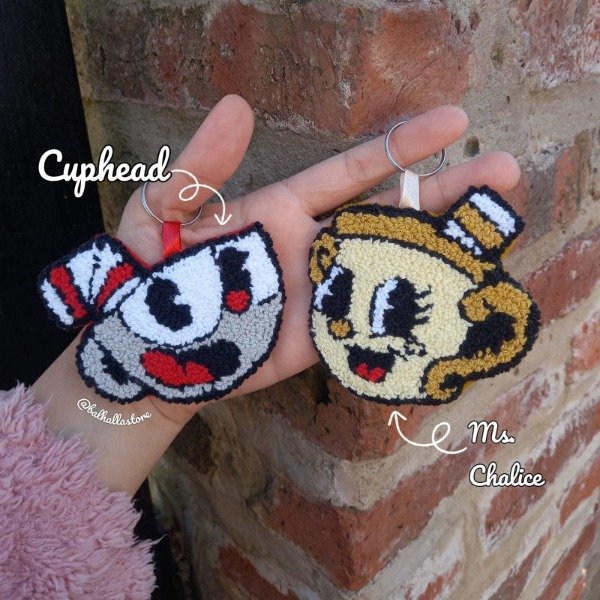 Producto - Llavero Bordado Cuphead - Ms. Chalice