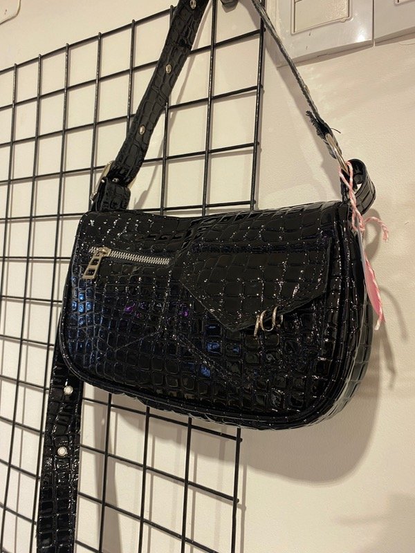 Producto - EMILIA CROCO NEGRO