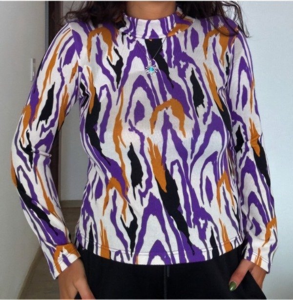 Producto - Polera lanilla estampada