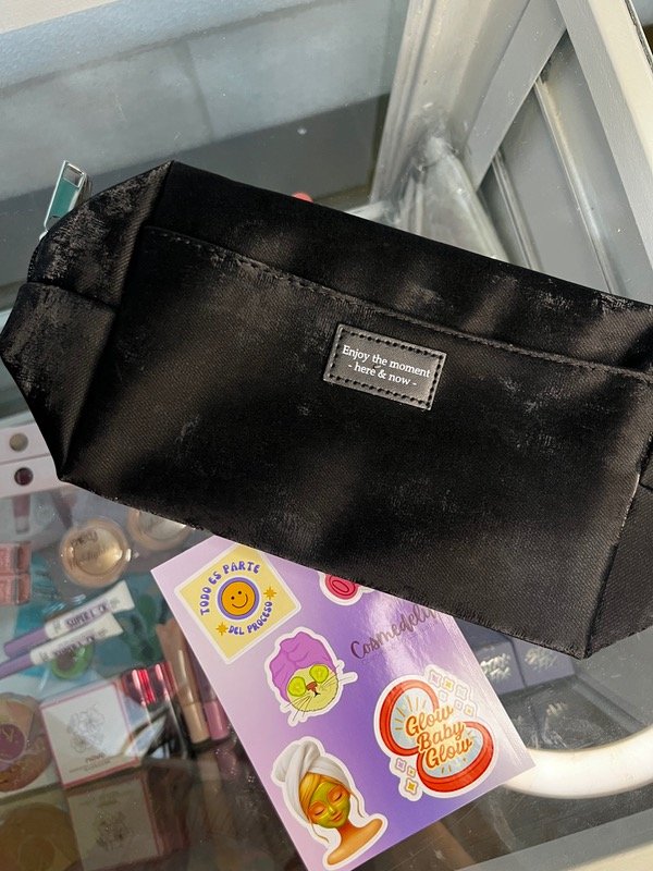 Producto - Neceser Cuadrado Negro Perlado