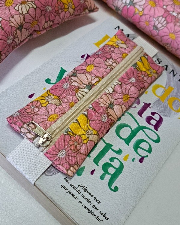 Producto - Estuche lector Pink Flowers IMPERMEABLE