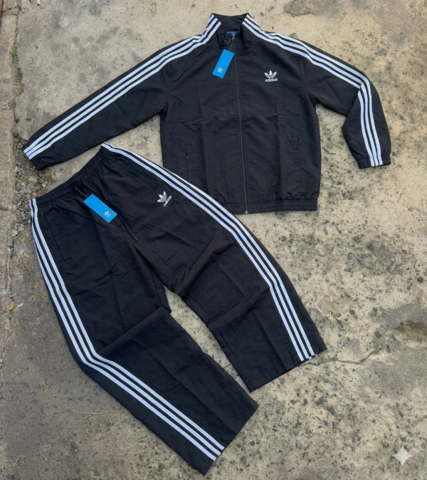 Producto - Conjunto Adidas Importado Rompe viento NEGRO