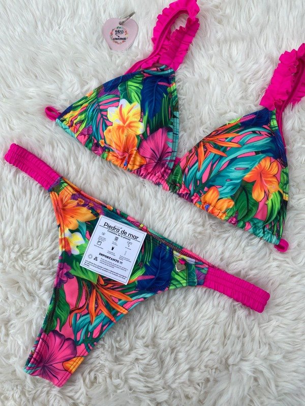 Producto - Bikini triángulo y less con voladitos Piedra de Mar.