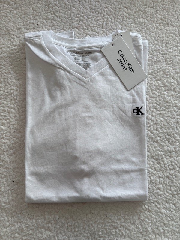 Producto - Remera Calvin Blanca