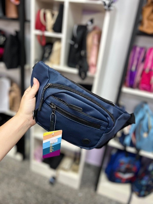 Producto - Riñonera tipo cuerina negra