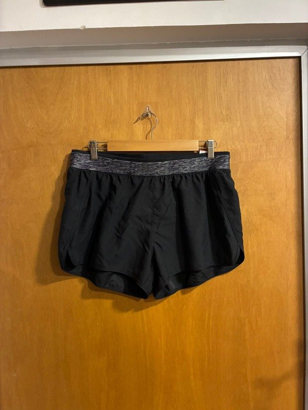 Producto - Short Deportivo Decathlon Negro