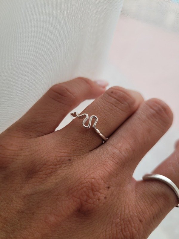 Producto - Anillo onditas irregulares liso Plata 925