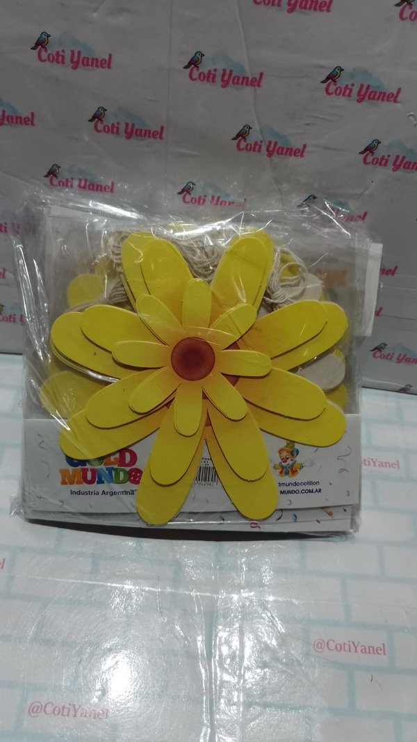 Producto - Banderin flores amarillas