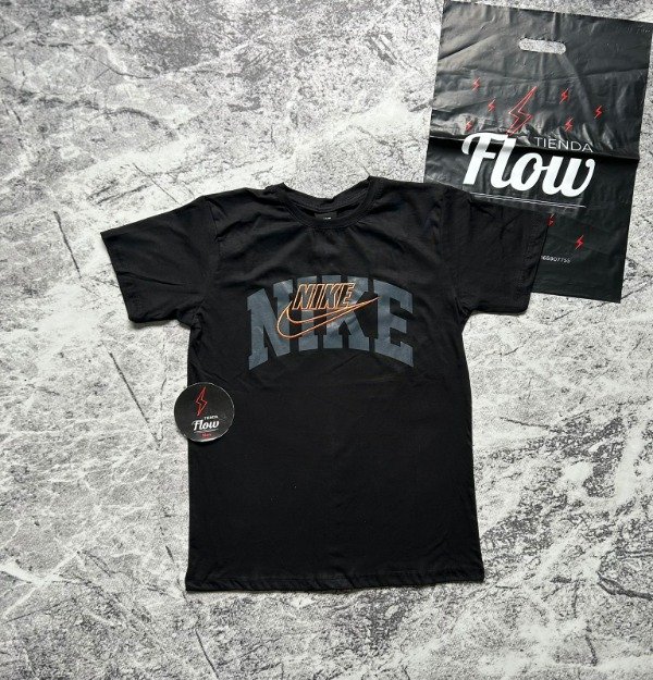 Producto - Remera NIKE ORANGE Negra