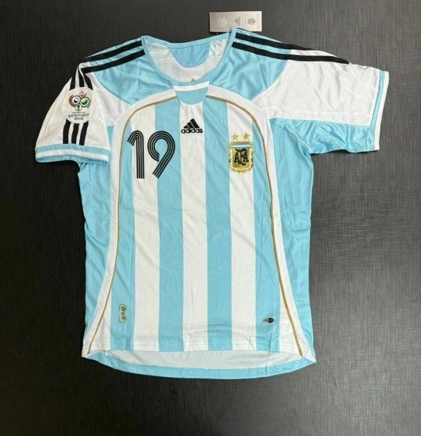 Producto - CAMISETA AFA IMPORTADA TITULAR RETRO 2006 #19 MESSI - 0