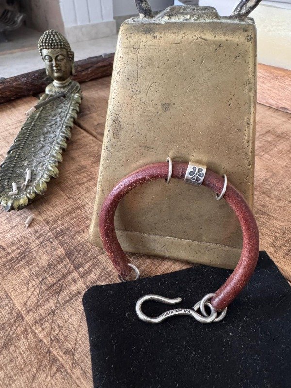 Producto - Brazalete Legado - Cuero Robusto y Plata 925 Forjada