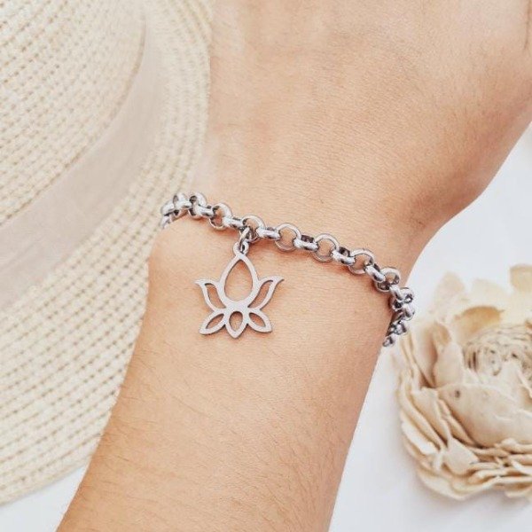 Producto - Pulsera de acero quirúrgico dije flor de loto