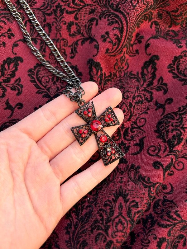 Producto - Cadena Cruz Vampire