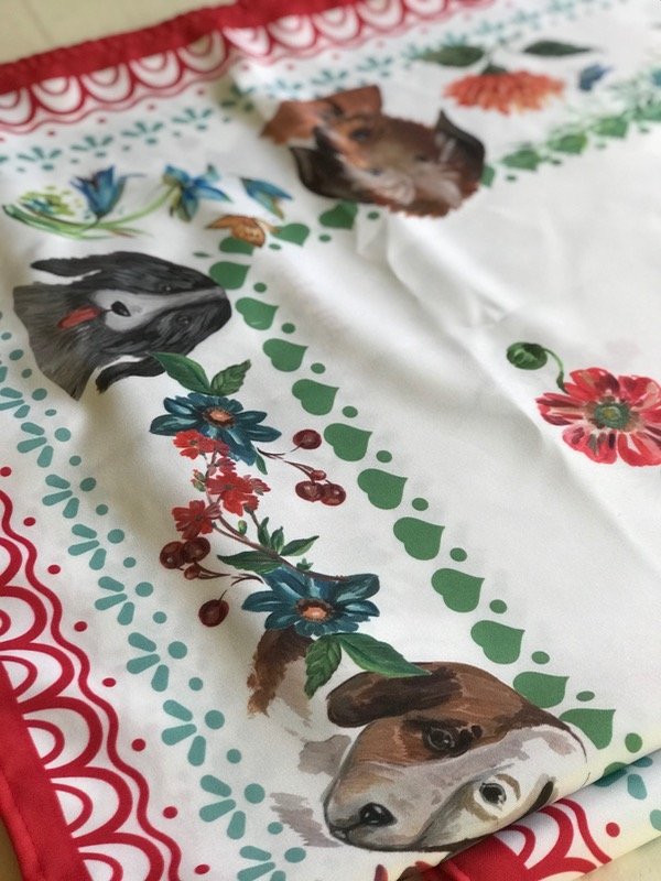 Producto - Mantel Dogs and Flowers