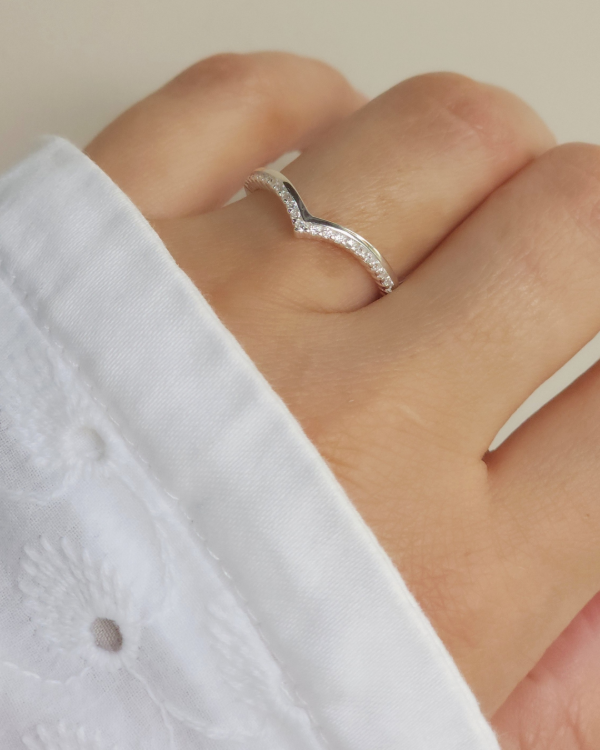 Producto - Anillo cintillo Pico plata925