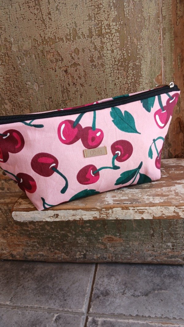 Producto - Cartuchera cereza