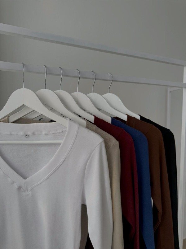 Producto - remera m/larga escote en v (7 colores)