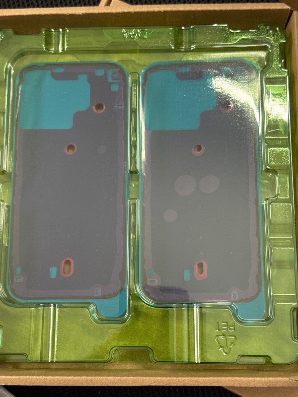 Producto - STICKER SELLO DE AGUA -TAPA TRASERA- IPHONE 16 PRO MAX ORIGINAL