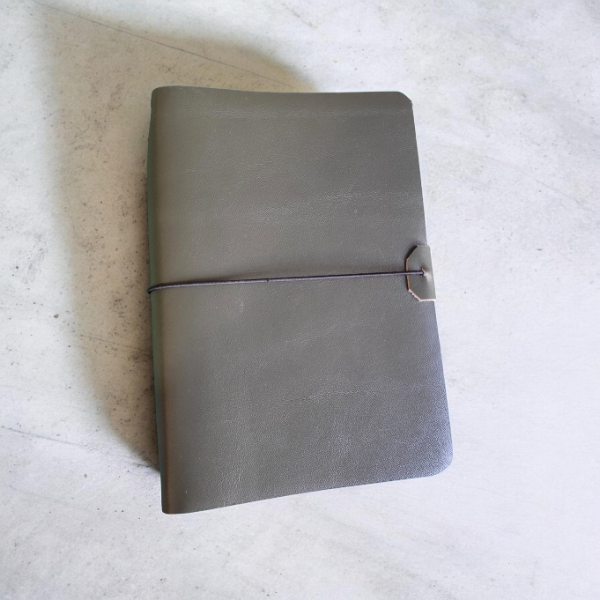 Producto - Midori Cuero A5 (15x21) Verde Oscuro