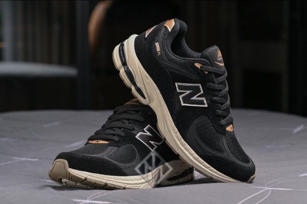 Producto - New balance 2002R BLACK 34 al 43