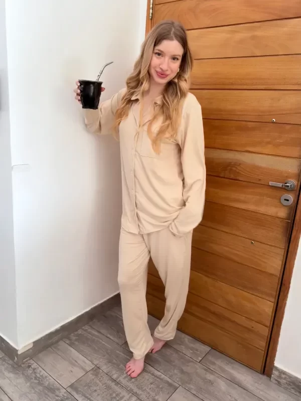 Producto - Pijama camisero beige