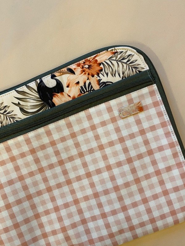 Producto - Funda Notebook 15" tucanes y Cuadrille