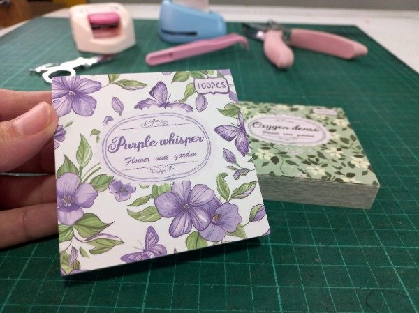 Producto - Taco de 100 hojas cuadradas diferentes diseños