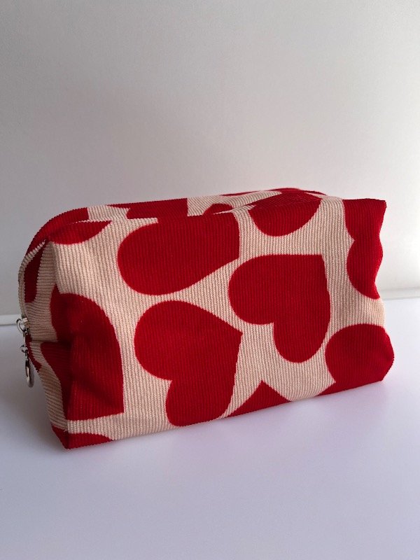 Producto - Neceser Corazones Rojos